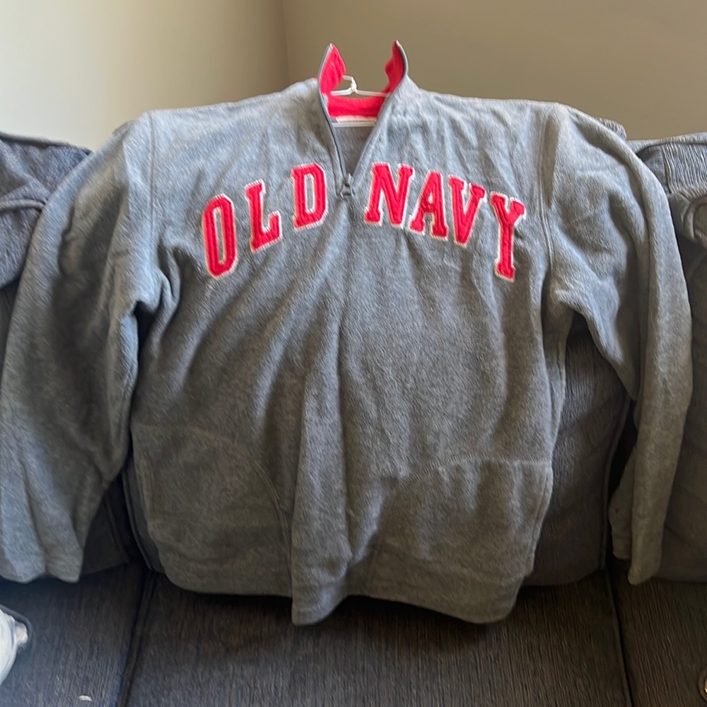 Beautiful fleece jacket by Old Navy. Neck zipper